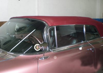 trabajo de tapizado de capotas de coches clásico en Madrid