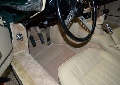 Tapizado de capota de coche Jaguar en Madrid