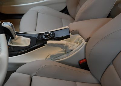Tapizado de coche BMW 325 en Madrid
