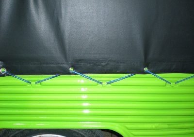 trabajo de tapizado de capotas de coches en Madrid