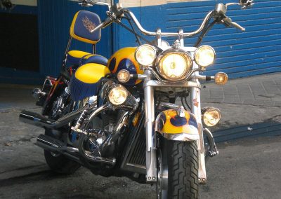 Tapizado de asiento de moto Chopper en Madrid