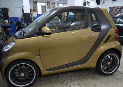 Tapizado de coche Smart con Louis Vuiton en Madrid