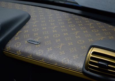 Tapizado de coche Smart con Louis Vuiton en Madrid
